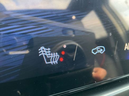 Used 2025 Chevrolet Equinox EV RS w/ LPO, Trailering Package image 23