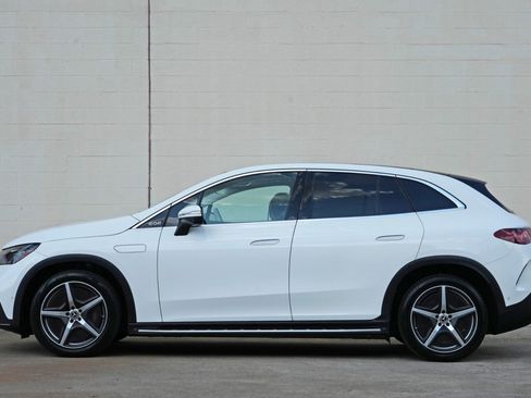 Used 2023 Mercedes-Benz EQE 500 4MATIC SUV w/ Exclusive Trim Package image 8