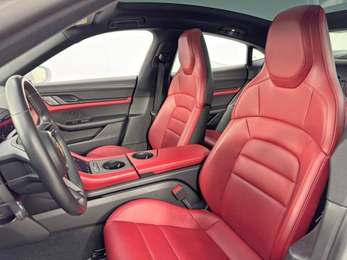 Used 2022 Porsche Taycan image 40