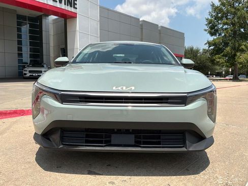 Used 2025 Kia K4 FWD image 3