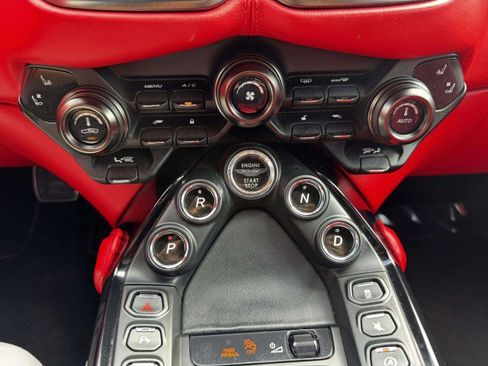 Used 2023 Aston Martin V8 Vantage Coupe image 34