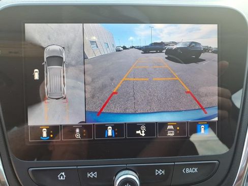 Used 2024 Chevrolet Equinox LT FWD image 27