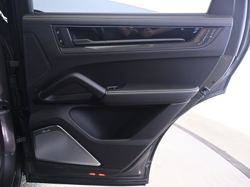 Certified 2024 Porsche Cayenne Turbo GT AWD/4WD image 16