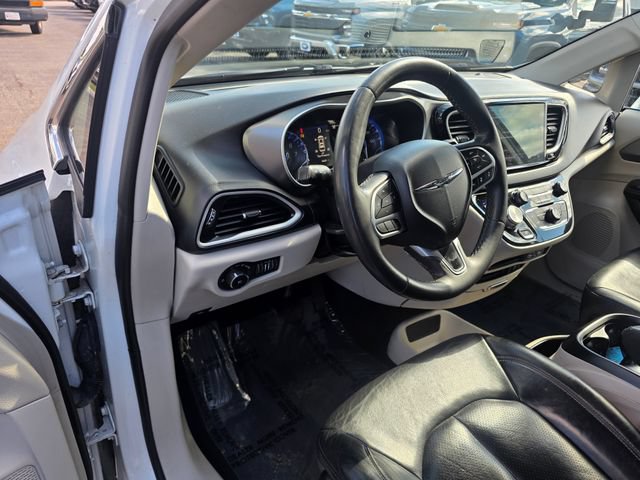 Used 2022 Chrysler Pacifica Touring-L FWD image 22