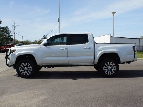 Used 2023 Toyota Tacoma Limited image 14