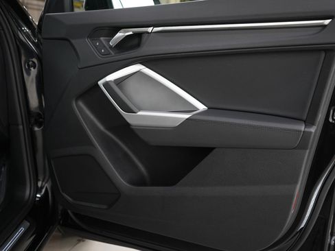 Used 2025 Audi Q3 2.0T Premium image 10