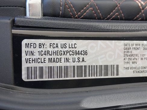 Used 2023 Jeep Grand Cherokee Summit AWD/4WD image 48
