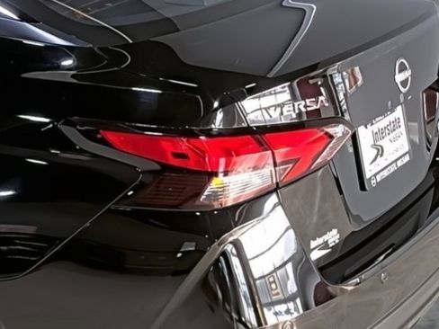 Used 2025 Nissan Versa S w/ Trunk Package image 11