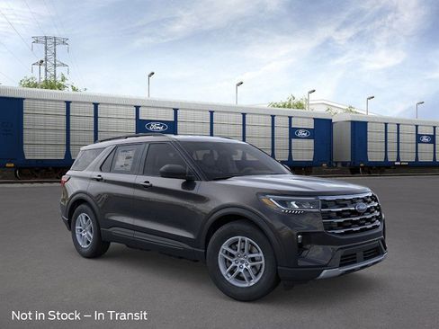 New 2026 Ford Explorer Active w/ Active Comfort Package image 7