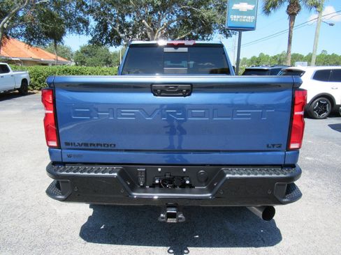 Used 2025 Chevrolet Silverado 2500 LTZ w/ Trail Boss Package AWD/4WD image 6