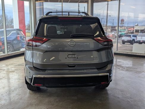 New 2026 Nissan Rogue Platinum image 8