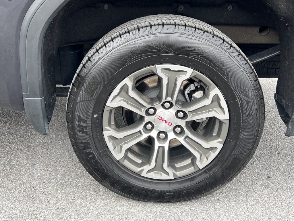 Used 2026 GMC Sierra 1500 SLT AWD/4WD image 19