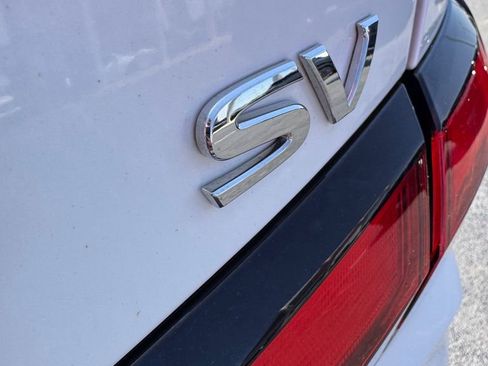 Used 2024 Nissan Versa SV FWD image 9