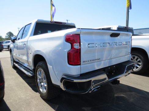 Used 2024 Chevrolet Silverado 1500 LTZ AWD/4WD image 6