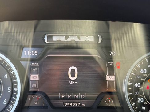 Used 2024 RAM 1500 Laramie AWD/4WD image 15