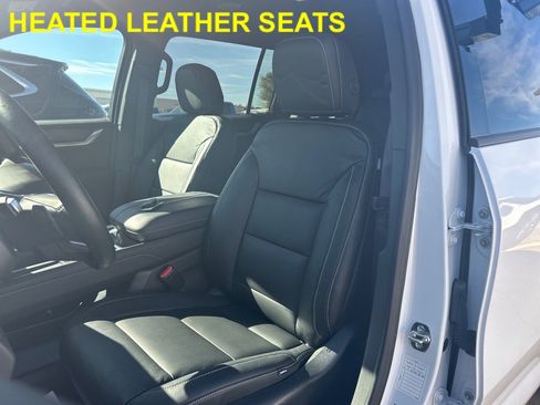 Used 2025 GMC Acadia Elevation image 23