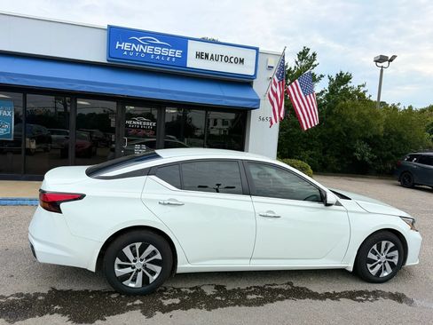 Used 2023 Nissan Altima 2.5 S FWD image 14