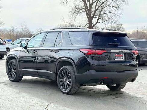 Used 2023 Chevrolet Traverse RS image 9