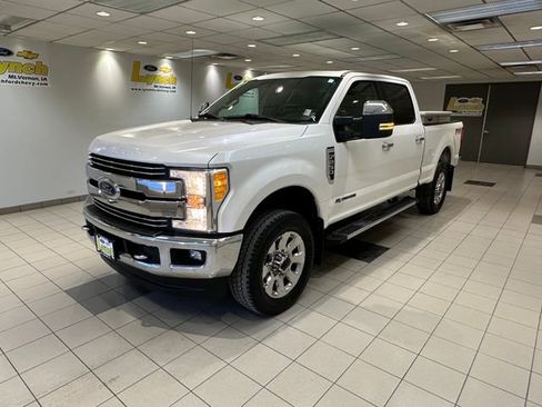 Used 2017 Ford F250 Lariat w/ Chrome Package image 2