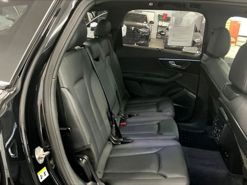 Used 2022 Audi Q7 3.0T Prestige image 29