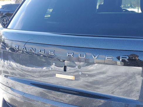 Used 2024 Land Rover Range Rover Autobiography image 6
