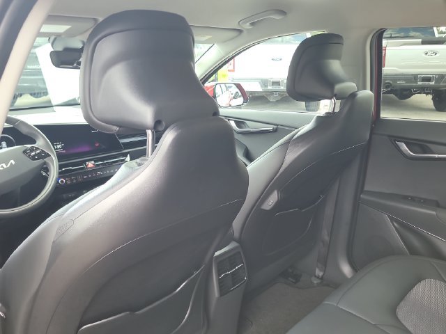 Used 2025 Kia Niro Wind w/ Wind Preserve Package FWD image 13