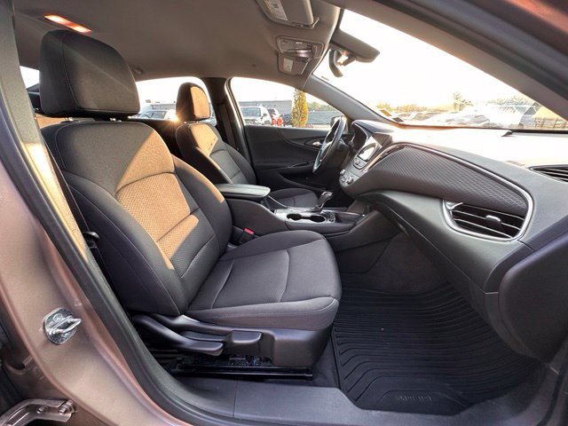 Used 2018 Chevrolet Malibu LT FWD image 31