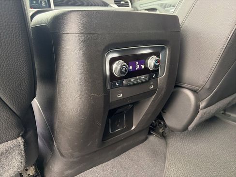 Used 2022 GMC Yukon XL Denali image 27