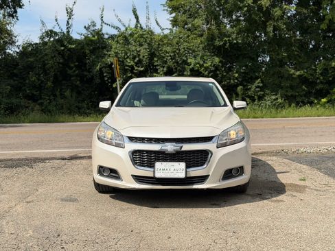 Used 2014 Chevrolet Malibu LT FWD image 2