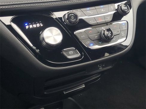 New 2026 Chrysler Pacifica Select image 13