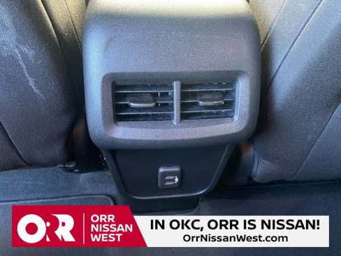 Used 2020 Chevrolet Equinox LT image 18