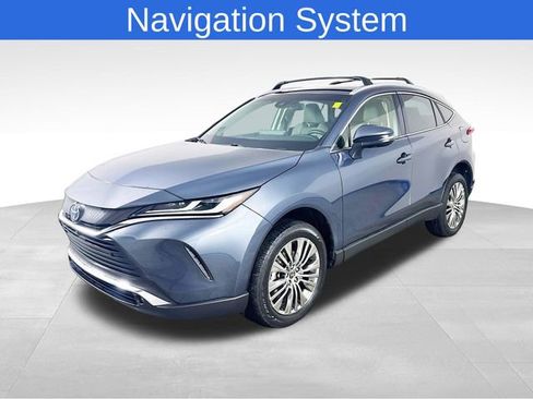 Used 2022 Toyota Venza Limited image 1