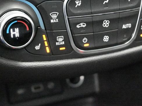 Used 2023 Chevrolet Equinox RS image 27