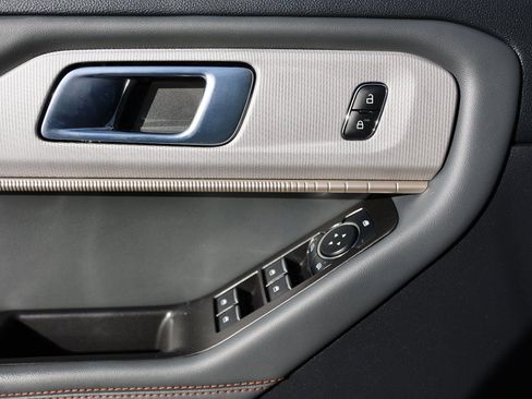 Used 2025 Ford Explorer Active image 38