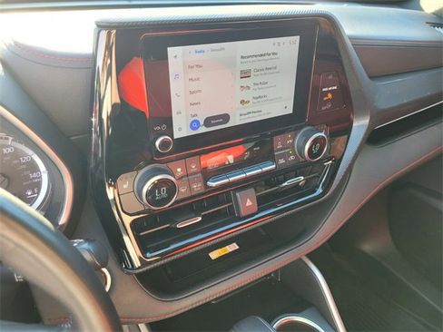 Used 2023 Toyota Highlander XSE image 24