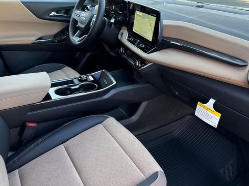 New 2026 Chevrolet Equinox ACTIV w/ Convenience Package III FWD image 16