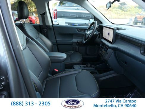 Used 2025 Ford Maverick Lobo image 28