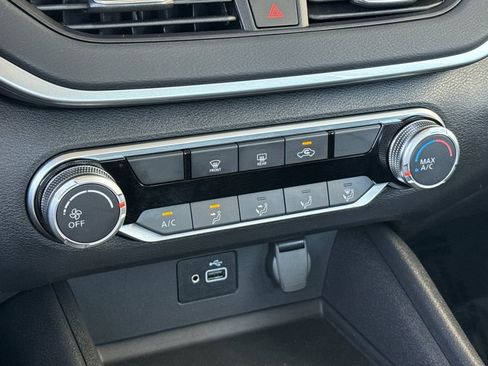 Certified 2024 Nissan Altima 2.5 S FWD image 19
