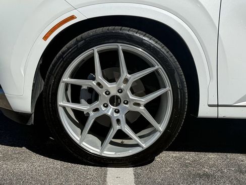 Used 2022 Hyundai Palisade Calligraphy image 9