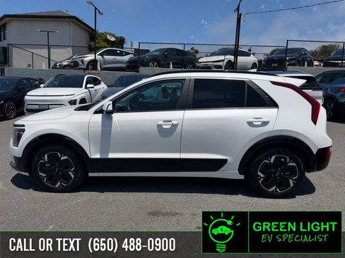 Used 2024 Kia Niro Wind FWD image 8