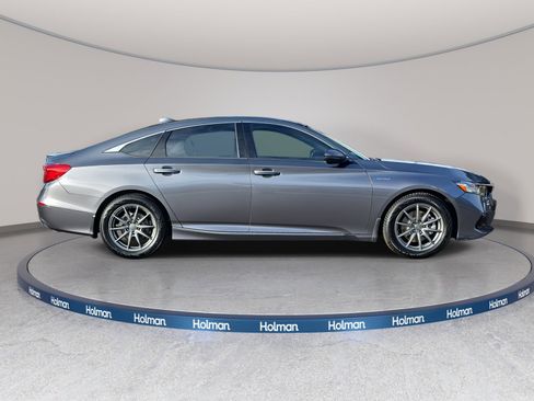 Used 2021 Honda Accord Touring image 8