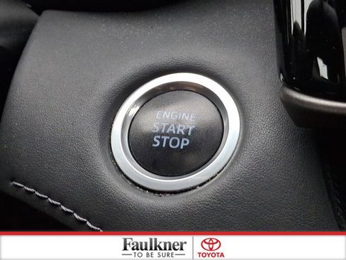 Certified 2021 Toyota Highlander XLE AWD/4WD image 27