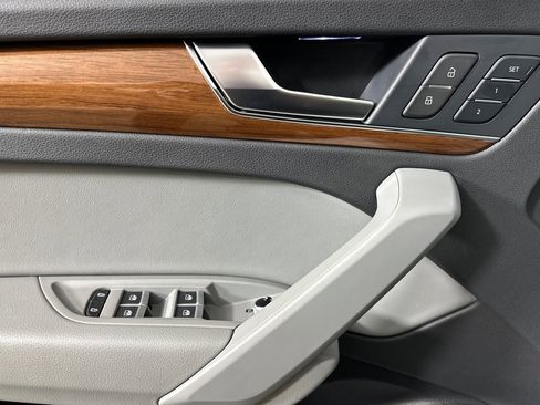 Used 2022 Audi Q5 2.0T Premium w/ Convenience Package image 10