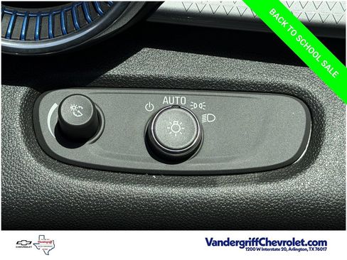 Used 2025 Chevrolet Trax LT w/ LT Convenience Package FWD image 20
