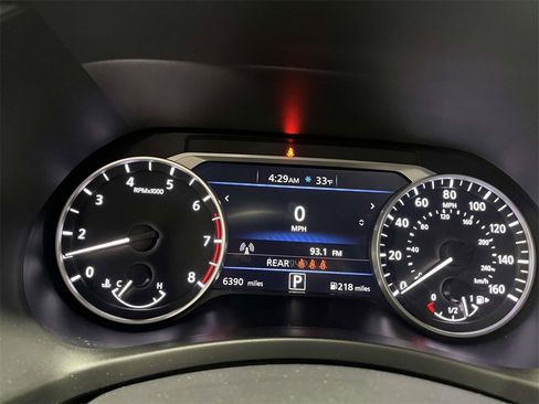 Used 2023 Nissan Sentra SR w/ SR Premium Package image 25