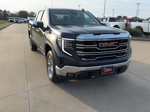 Used 2025 GMC Sierra 1500 SLT AWD/4WD image 2