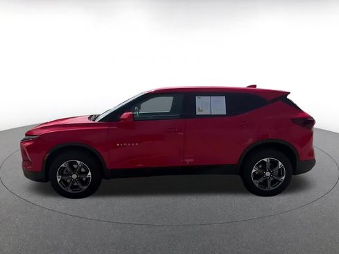 Used 2025 Chevrolet Blazer LT FWD image 3