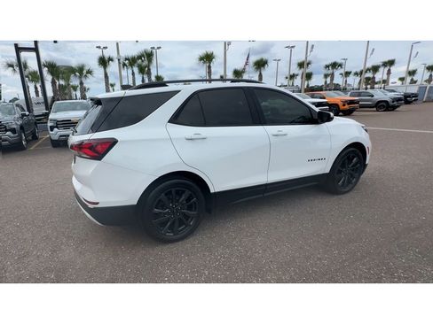 Used 2022 Chevrolet Equinox RS w/ RS Leather Package FWD image 2