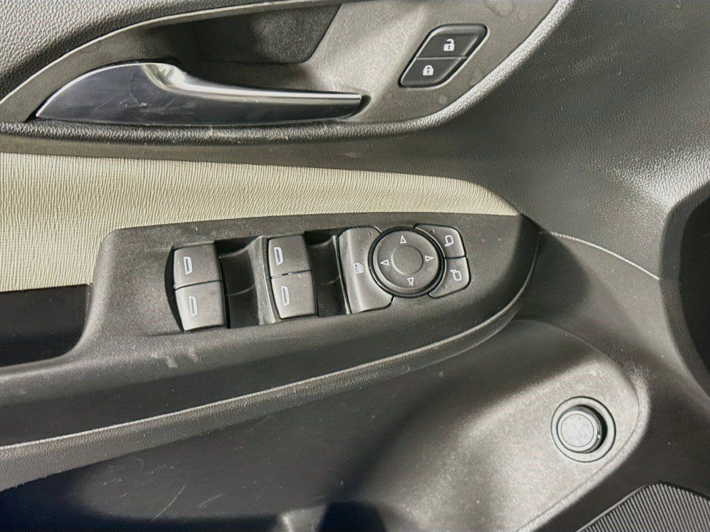 Used 2025 Buick Envista Avenir FWD image 23