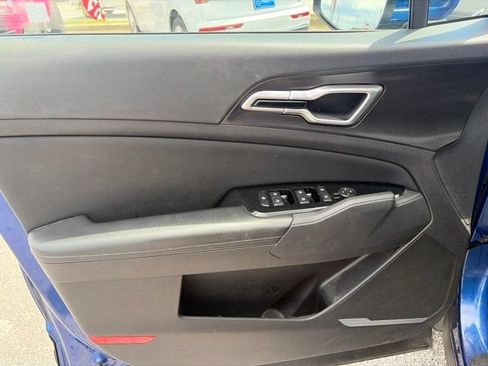 Used 2024 Kia Sportage EX FWD image 27